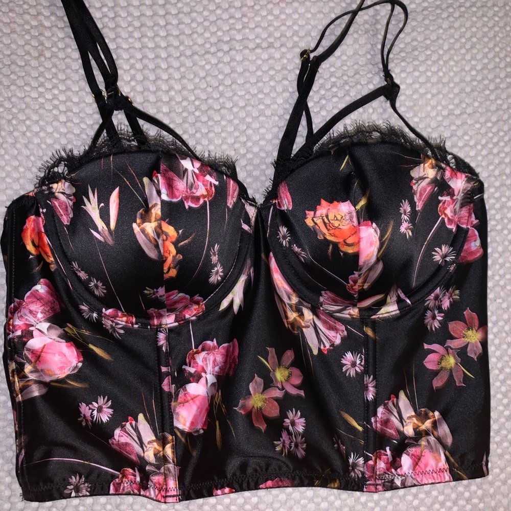 victoria’s secret corset/bra